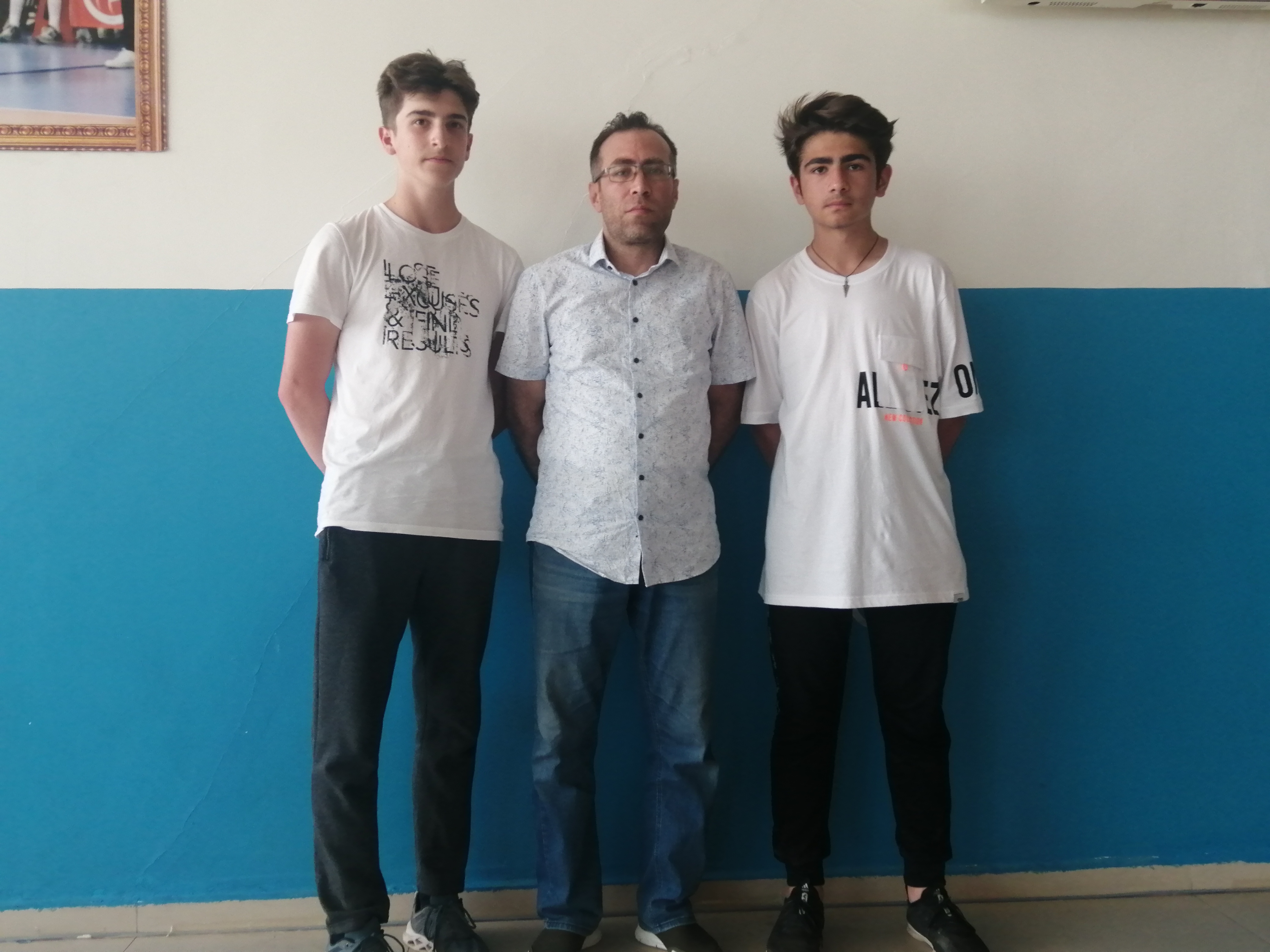 14. Uluslararası Meb Robot yarışmasına katıldım. Hayatımdaki ilk iha yarışmasına fpv dron kategorisinde girdim ve 3. lük derecesiyle çıktım. Ekip arkadaşlarımın samimi olması nedeniyle benim için hayatım boyunca unutmayacağım bir haftaydı. 
Bu yarışmada danışman öğretmenim ve en büyük destekçilerim olan Süleyman Koç, Halil Duman, Sedat Sönmez öğretmenlerime, takım arkadaşım Emin Korkut'a ayrıca teşekkür ediyorum.
https://sivas.meb.gov.tr/www/icerik_goruntule.php?KNO=5417
https://sivas.meb.gov.tr/www/mill-egitim-mudurumuz-erguven-aslan-sanliurfada-duzenlenen-14-uluslararasi-meb-robot-yarismasinda-turkiye-ucuncusu-olan-sivas-bilisim-teknolojileri-mtal-ogrencilerini-tebrik-etti/icerik/5417